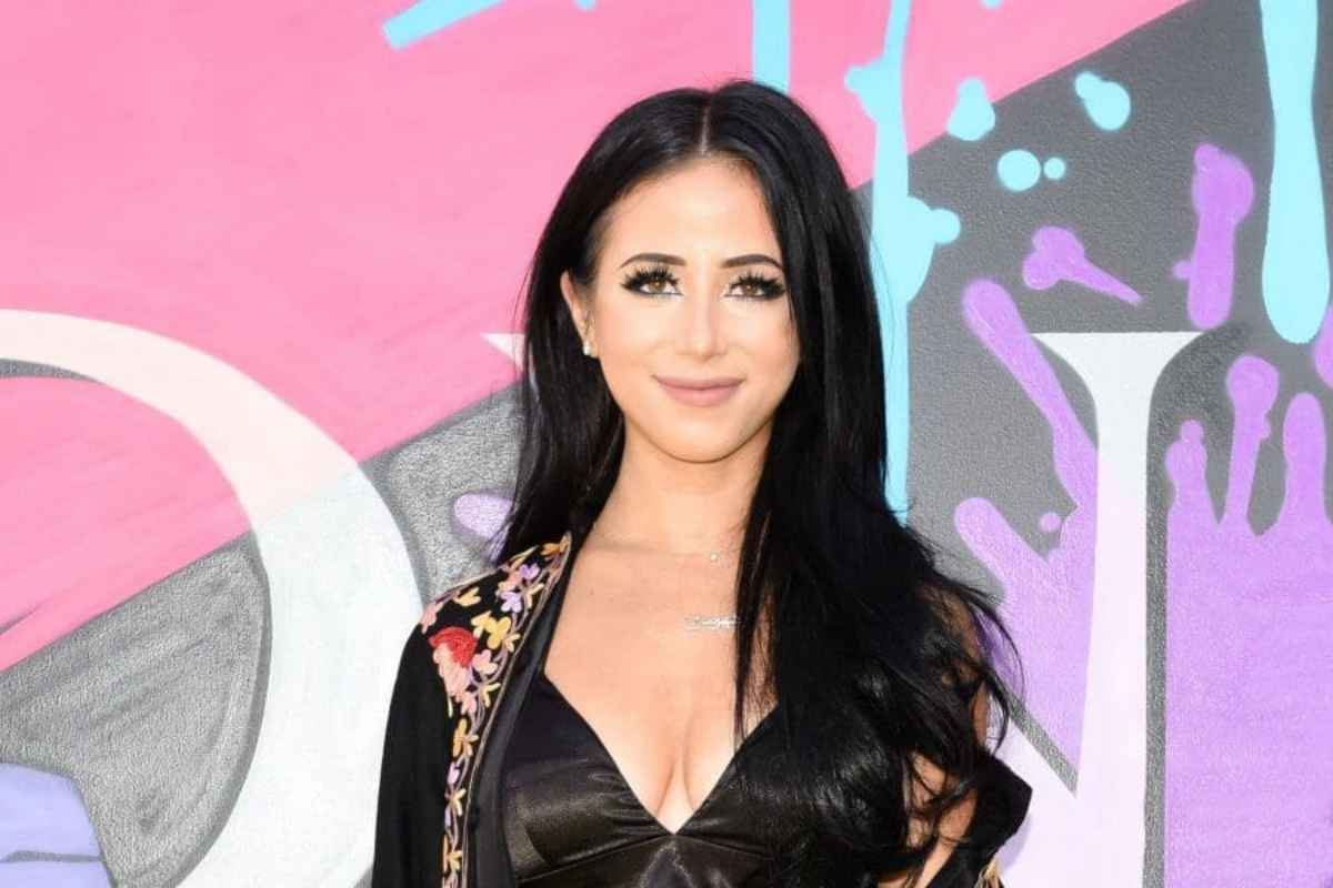 What is Amber Scholl Net Worth?
