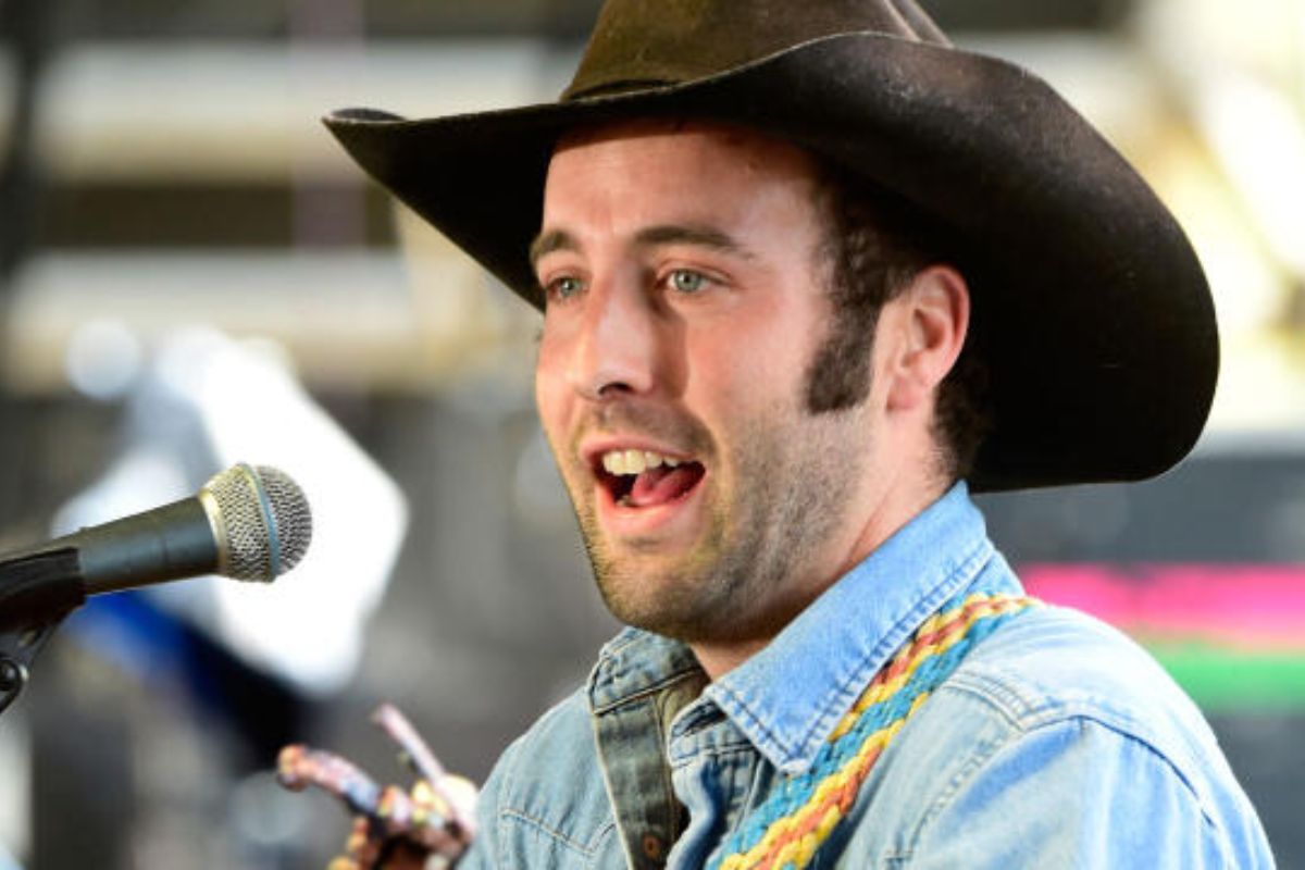 Country singer Luke Bell, 32, found dead