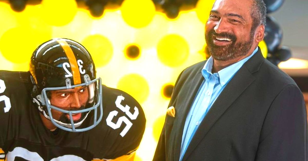 Franco Harris' legendary No. 32 jersey has been retired by the Steelers